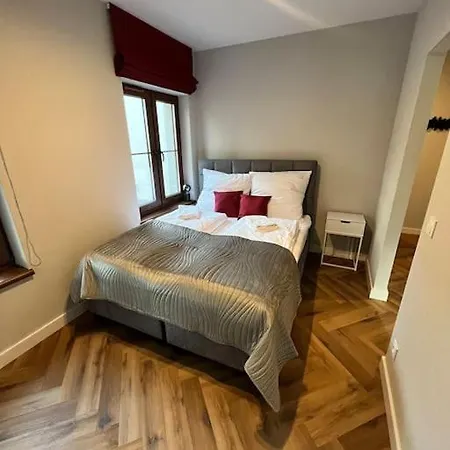 C4 Podgrzewany Basen Sauna, Nowy Revist Szklarska Apartament